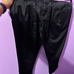 Silky crop pant.